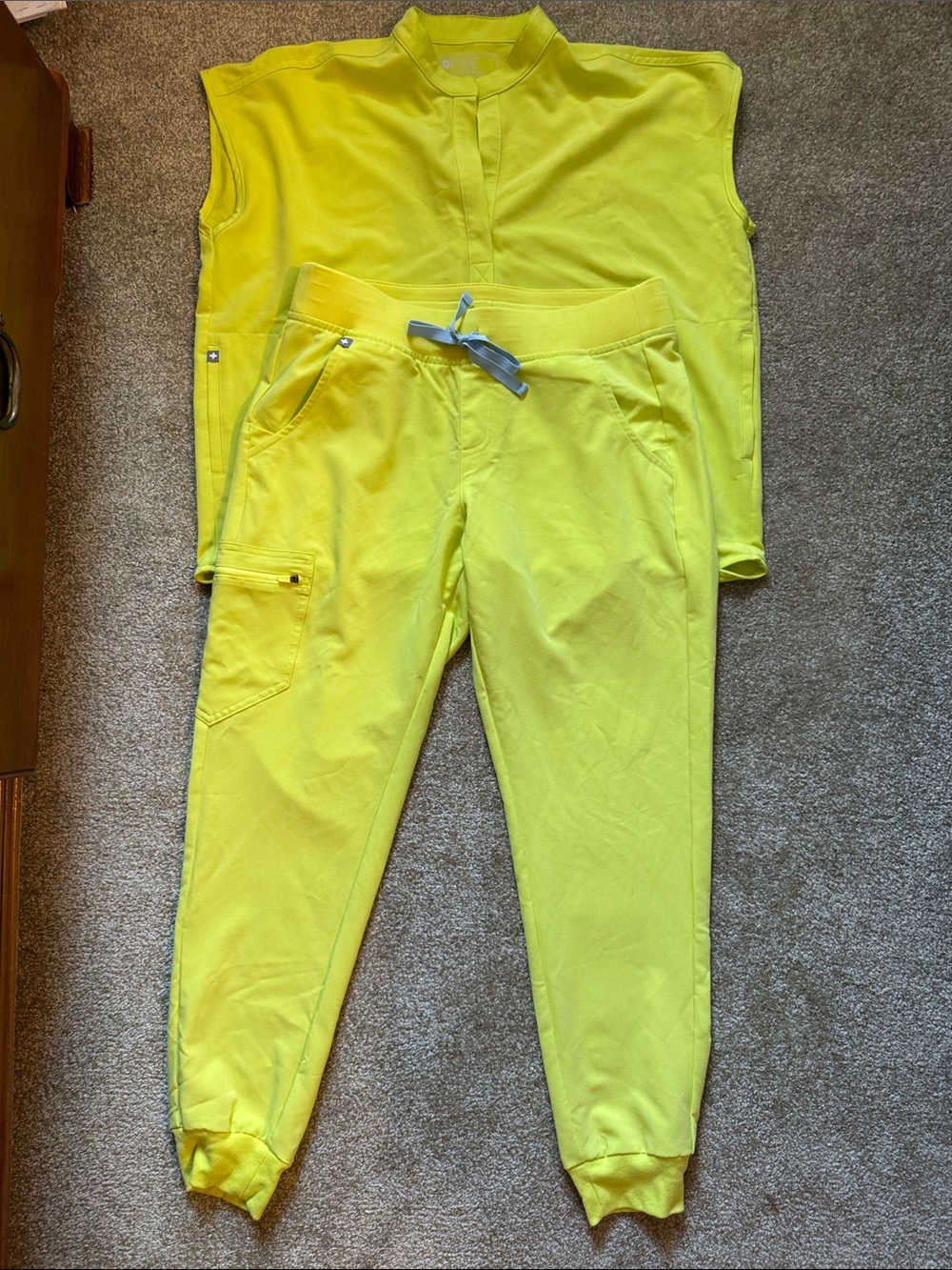 NWOT Figs Neon Yellow Oversized Top & Jogger Pants with Cargo Pocket